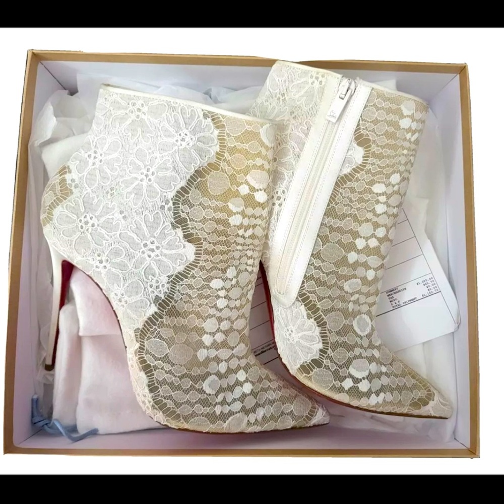Christian Louboutin IVORY Gipsy bootie Bridal Lace Ivory Size 39 blue lining